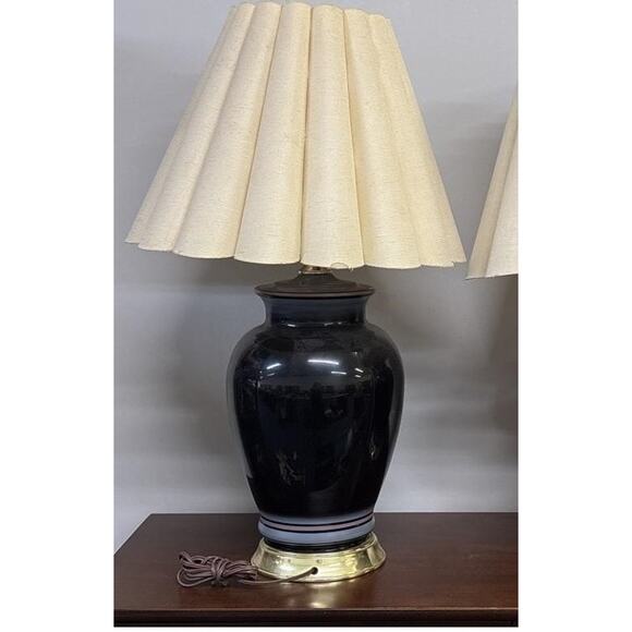 Pair of Beautiful Vintage Ceramic Table Lamps with Floral - Replace Shades - Picture 3 of 9